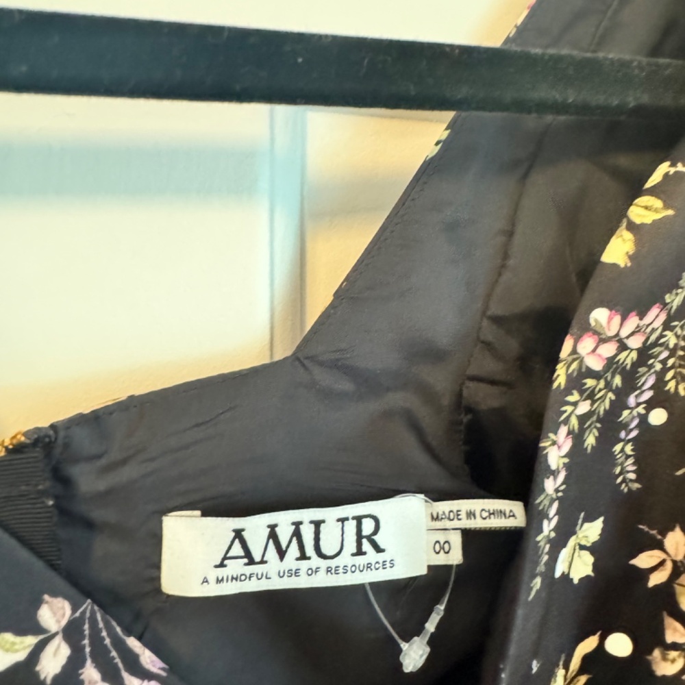 AMUR Sedona Floral Puff Sleeve Crop Top - Picture 3 of 5